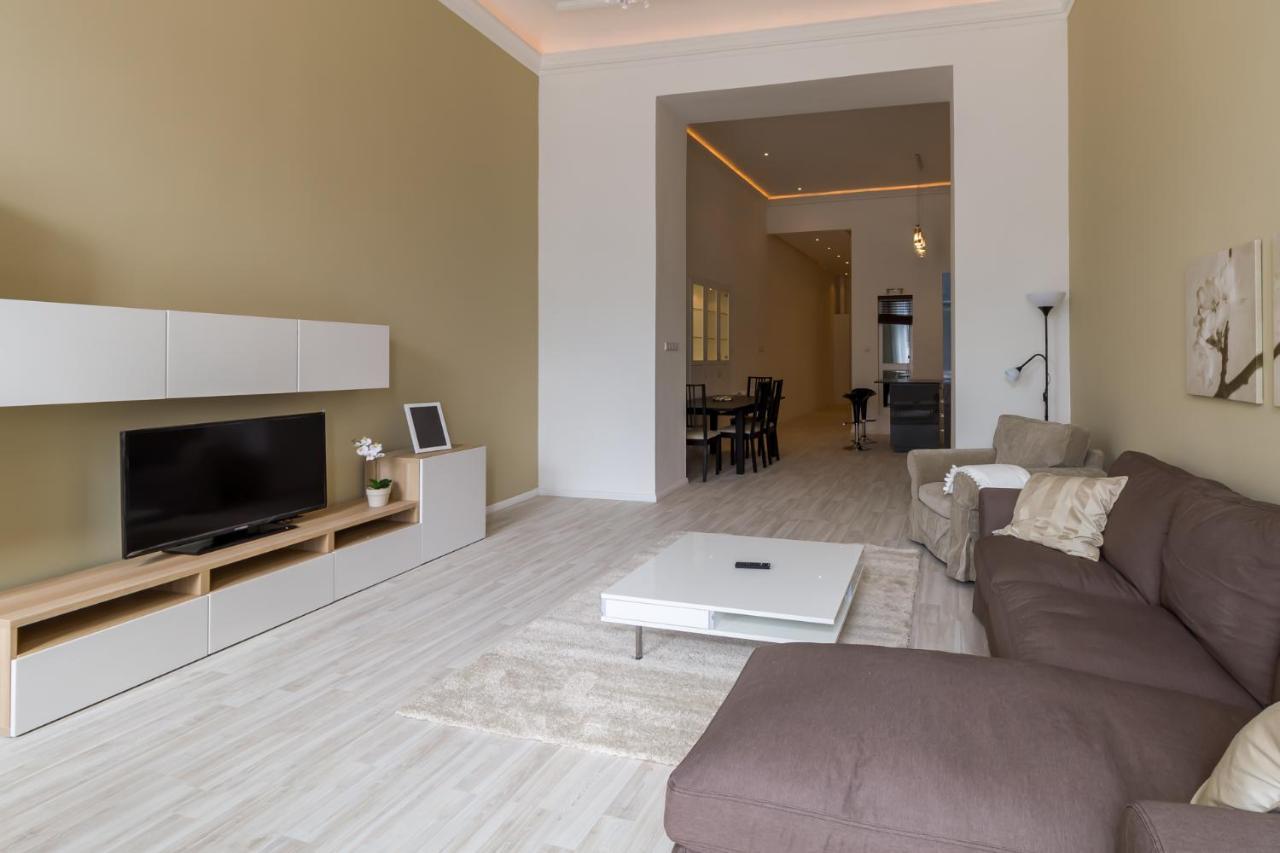 Spacious Riverside Residency - Magnificent View Budapest Exterior photo